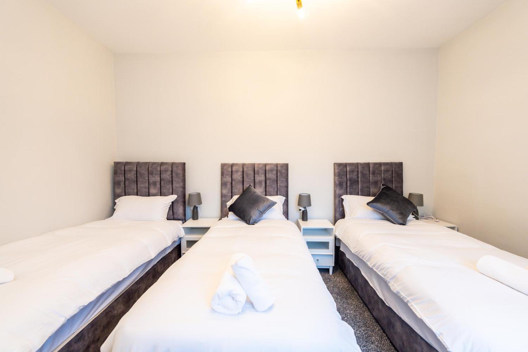 Benoit Apartments Манчестър Екстериор снимка