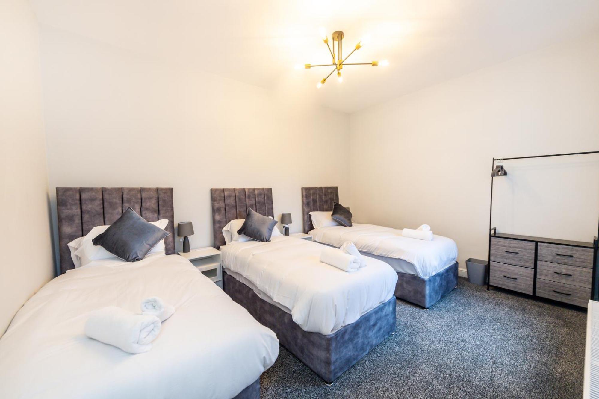 Benoit Apartments Манчестър Екстериор снимка