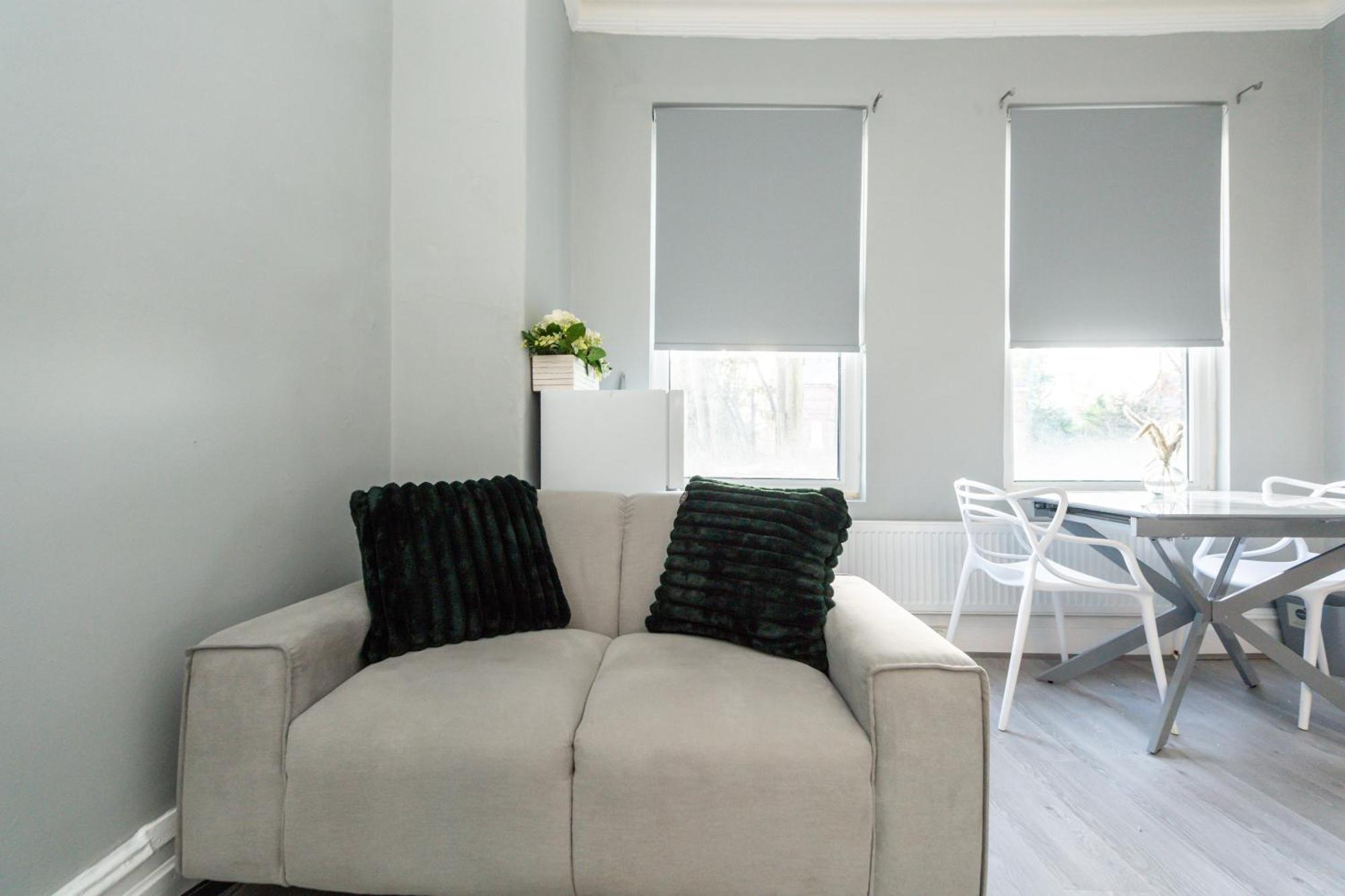 Benoit Apartments Манчестър Екстериор снимка