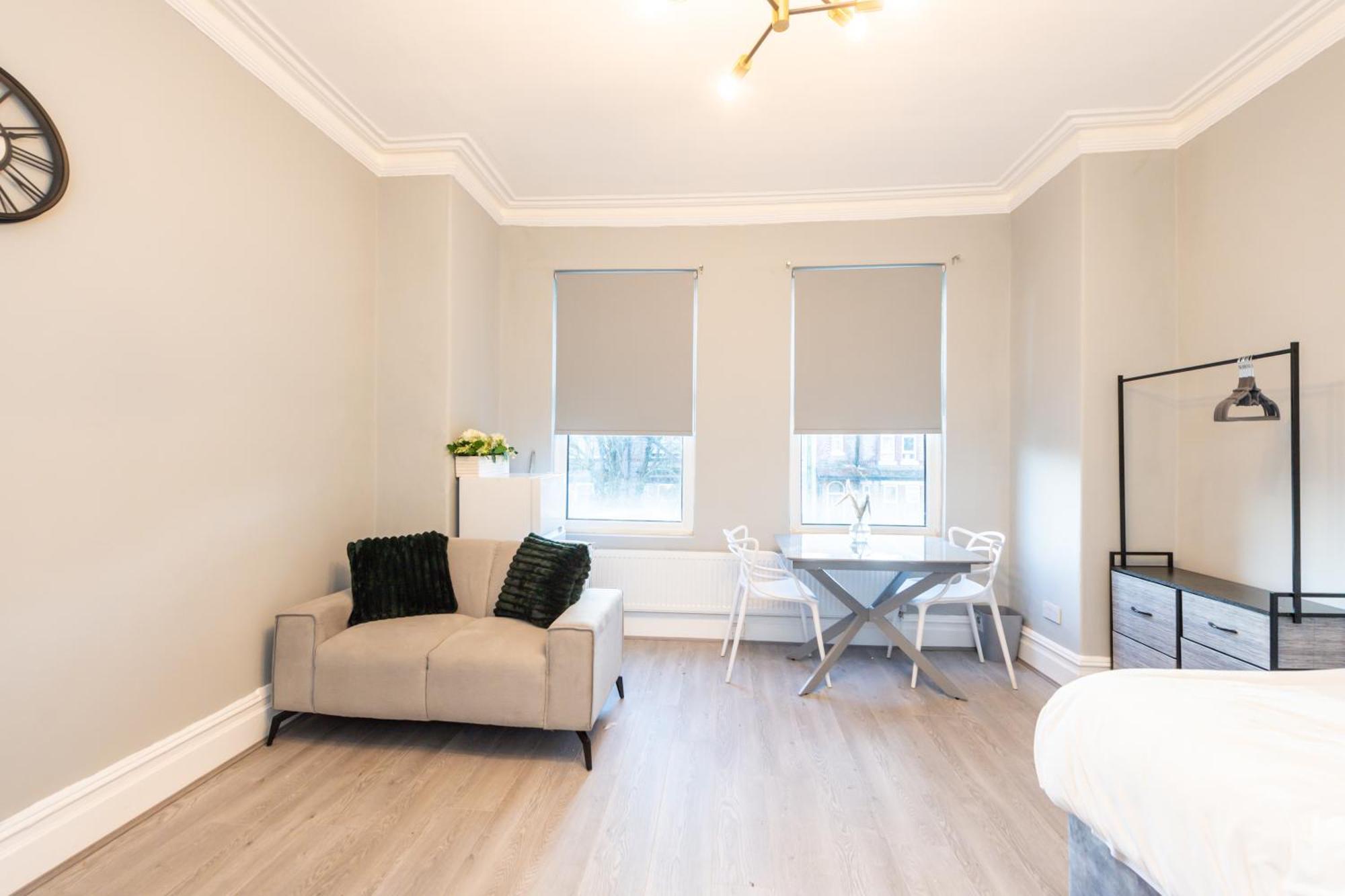 Benoit Apartments Манчестър Екстериор снимка