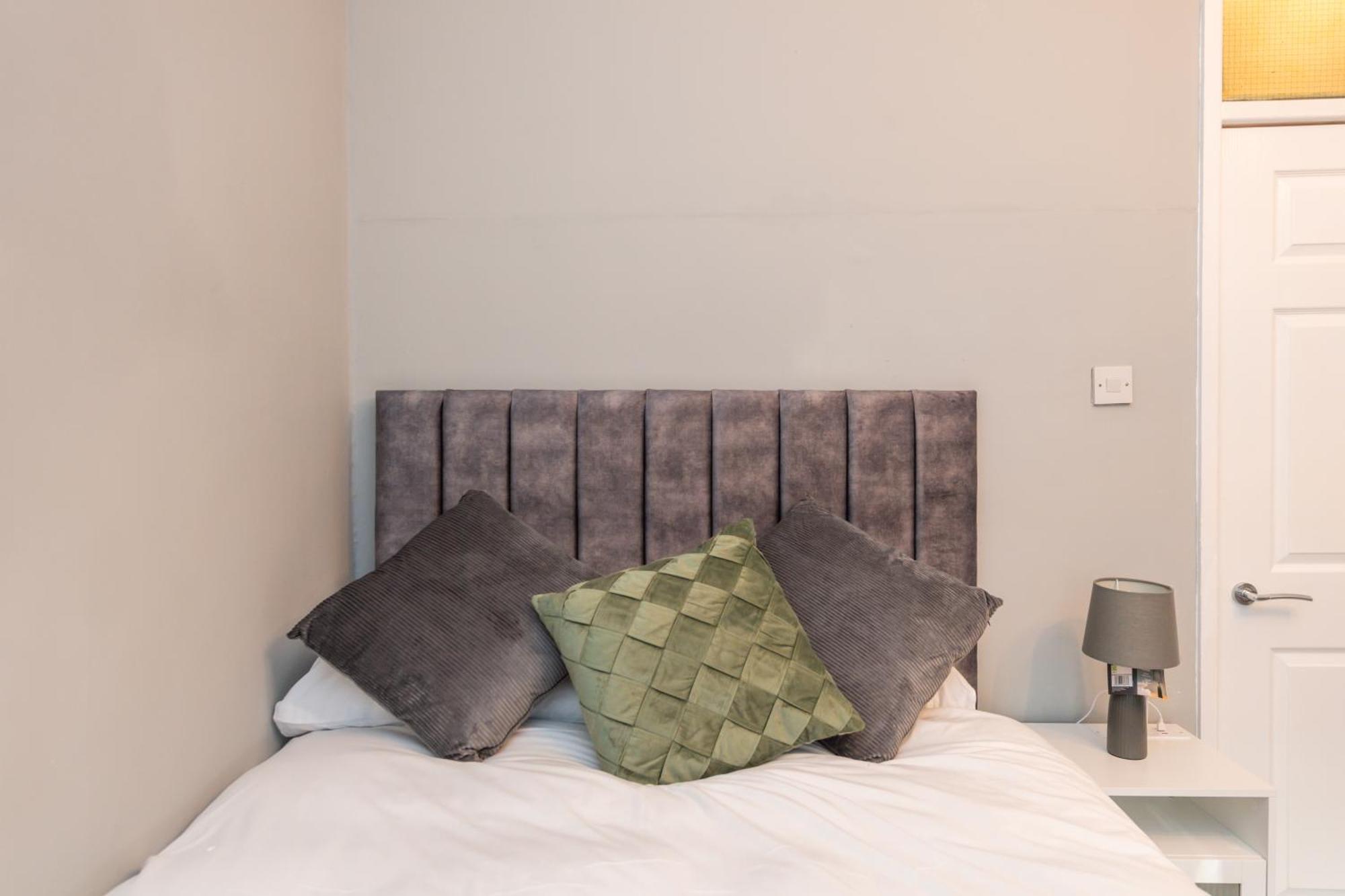 Benoit Apartments Манчестър Екстериор снимка