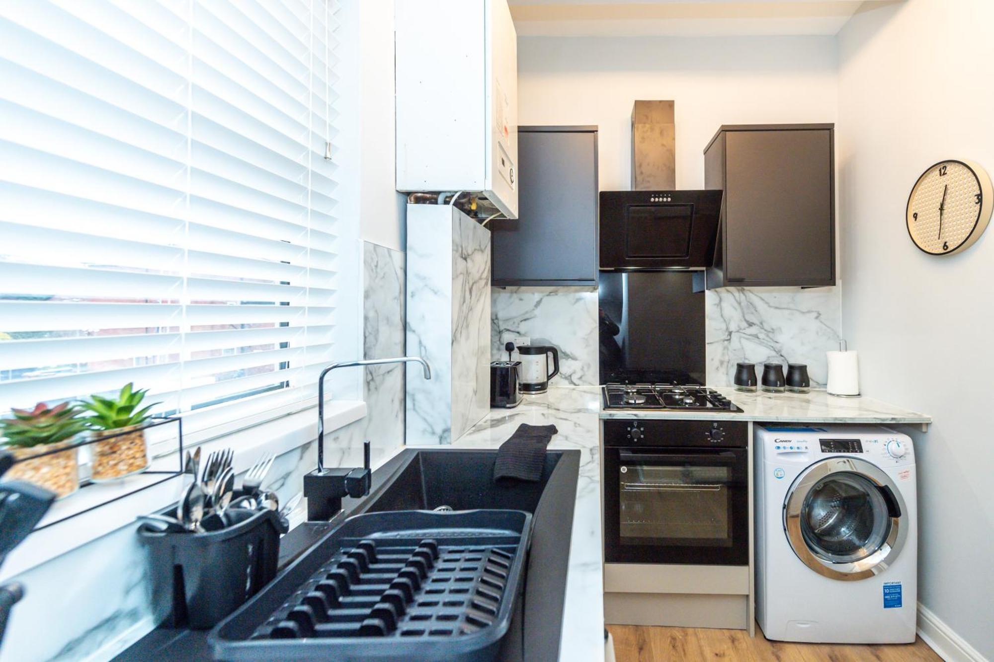 Benoit Apartments Манчестър Екстериор снимка