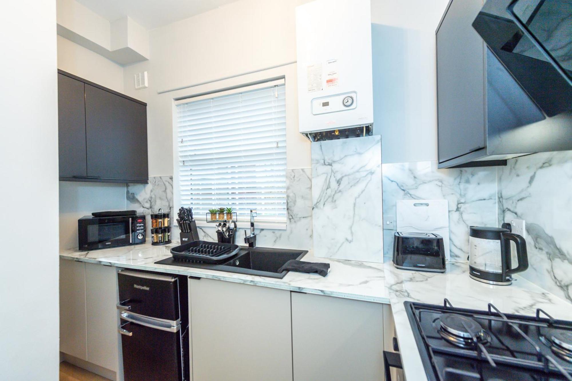 Benoit Apartments Манчестър Екстериор снимка