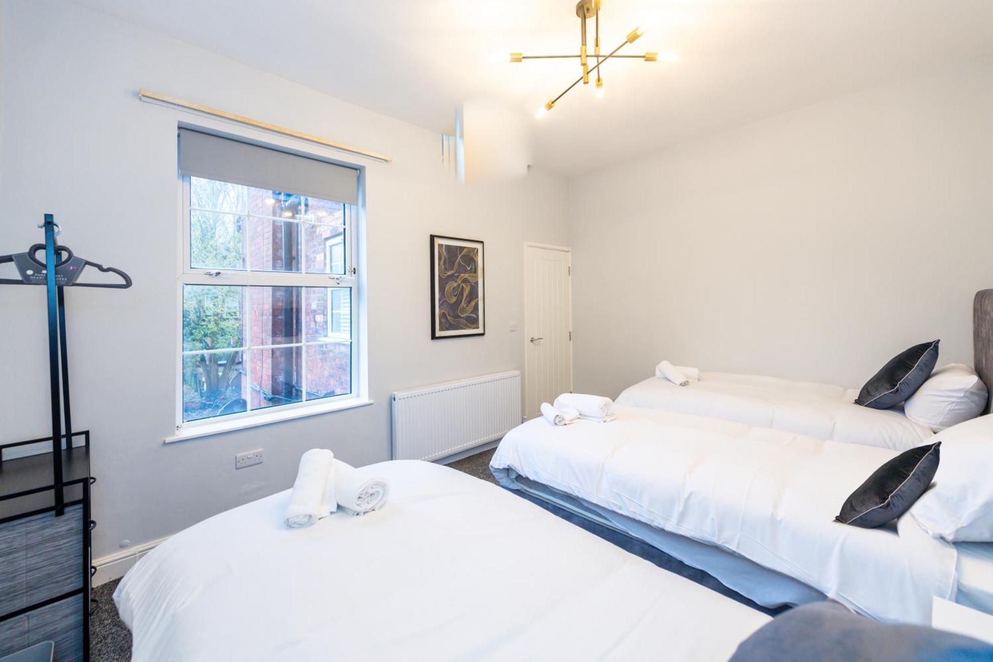 Benoit Apartments Манчестър Екстериор снимка
