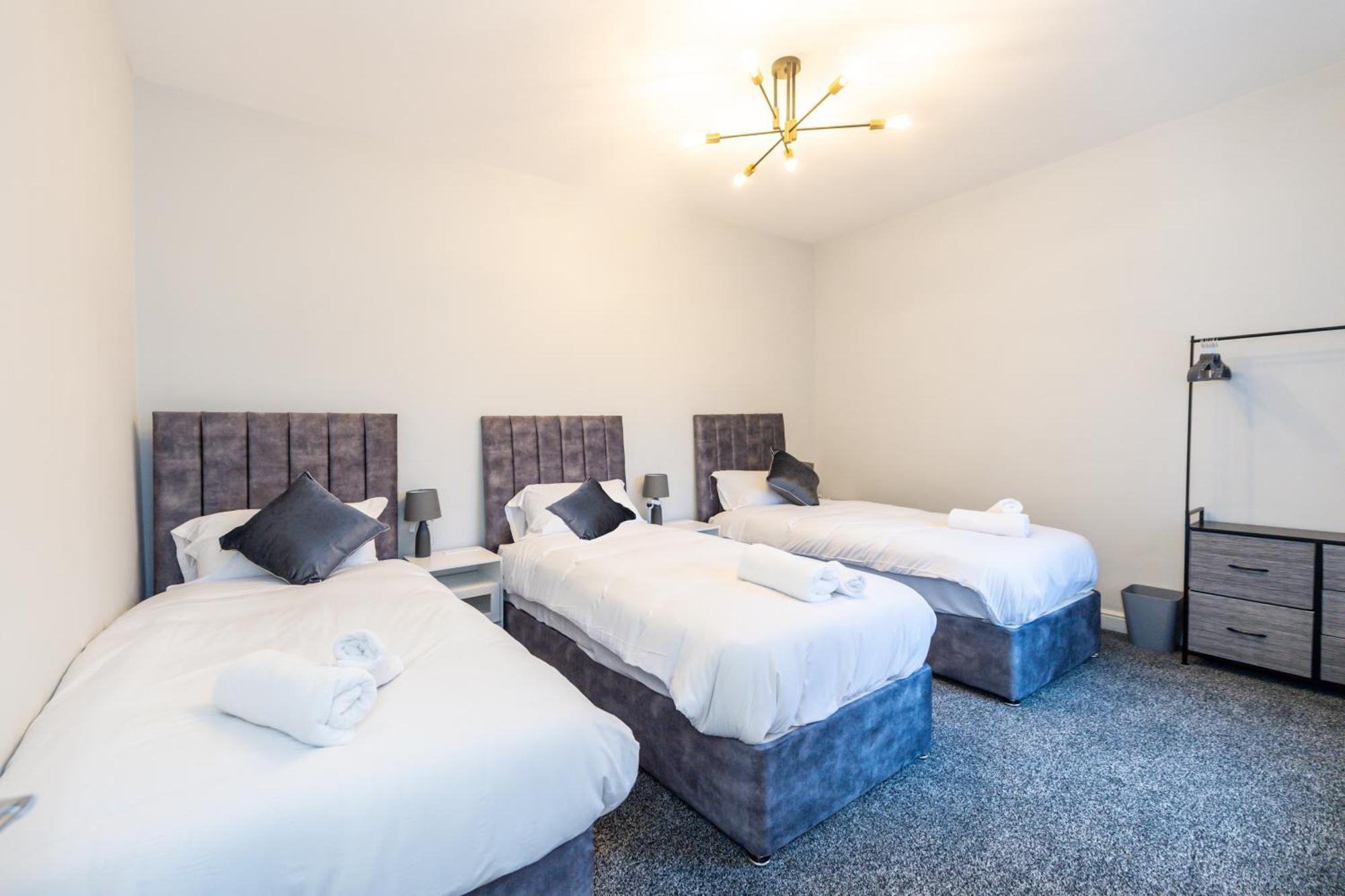 Benoit Apartments Манчестър Екстериор снимка