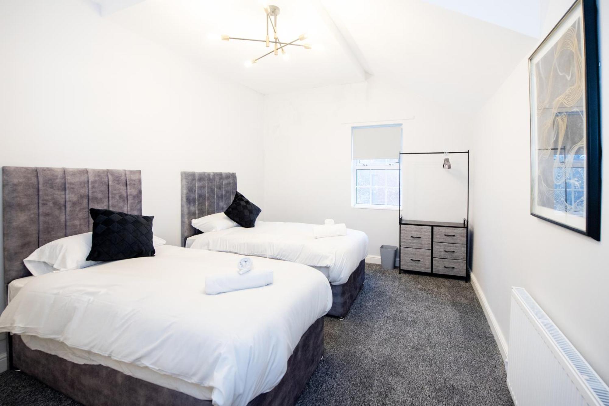 Benoit Apartments Манчестър Екстериор снимка