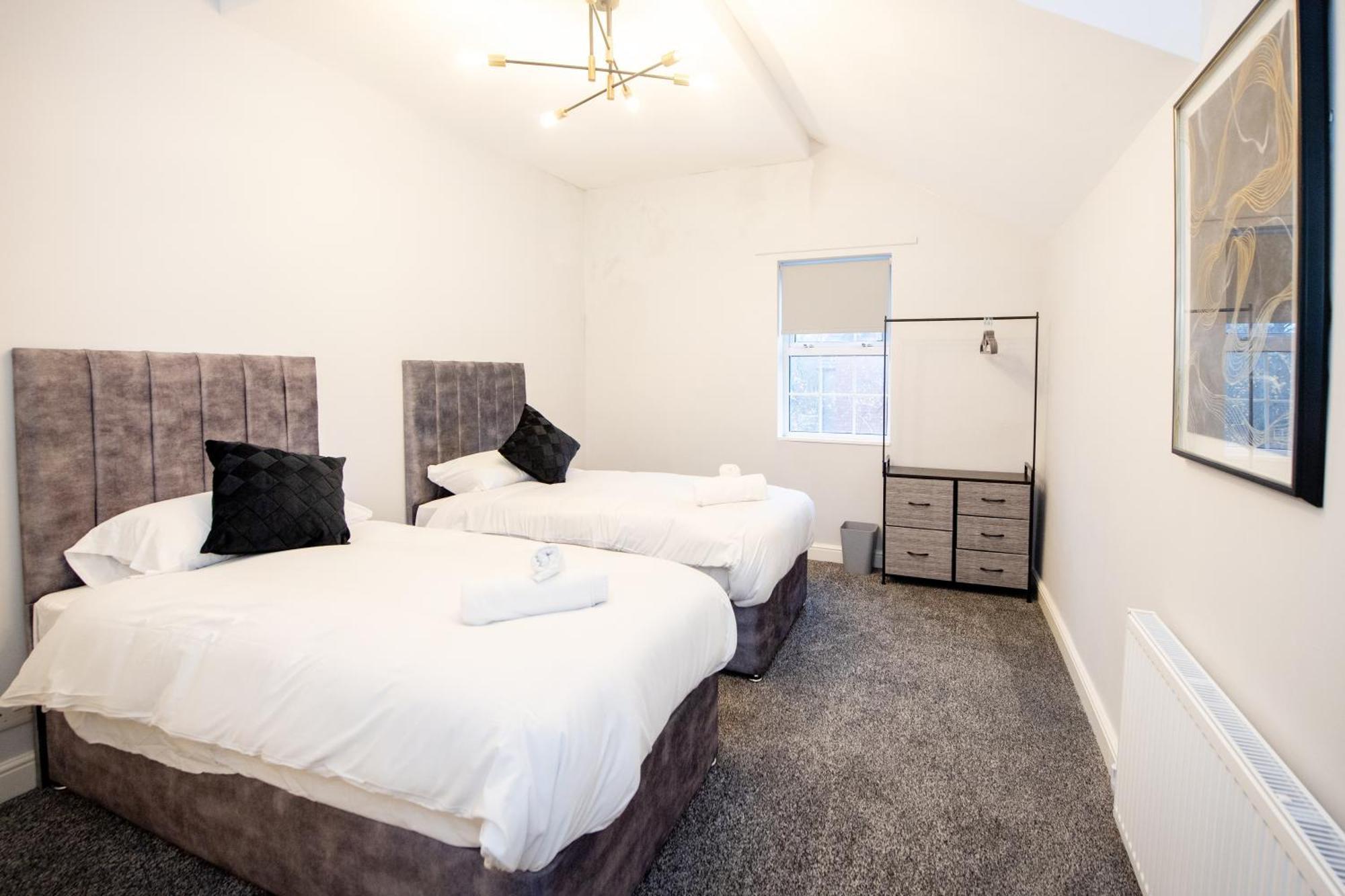 Benoit Apartments Манчестър Екстериор снимка
