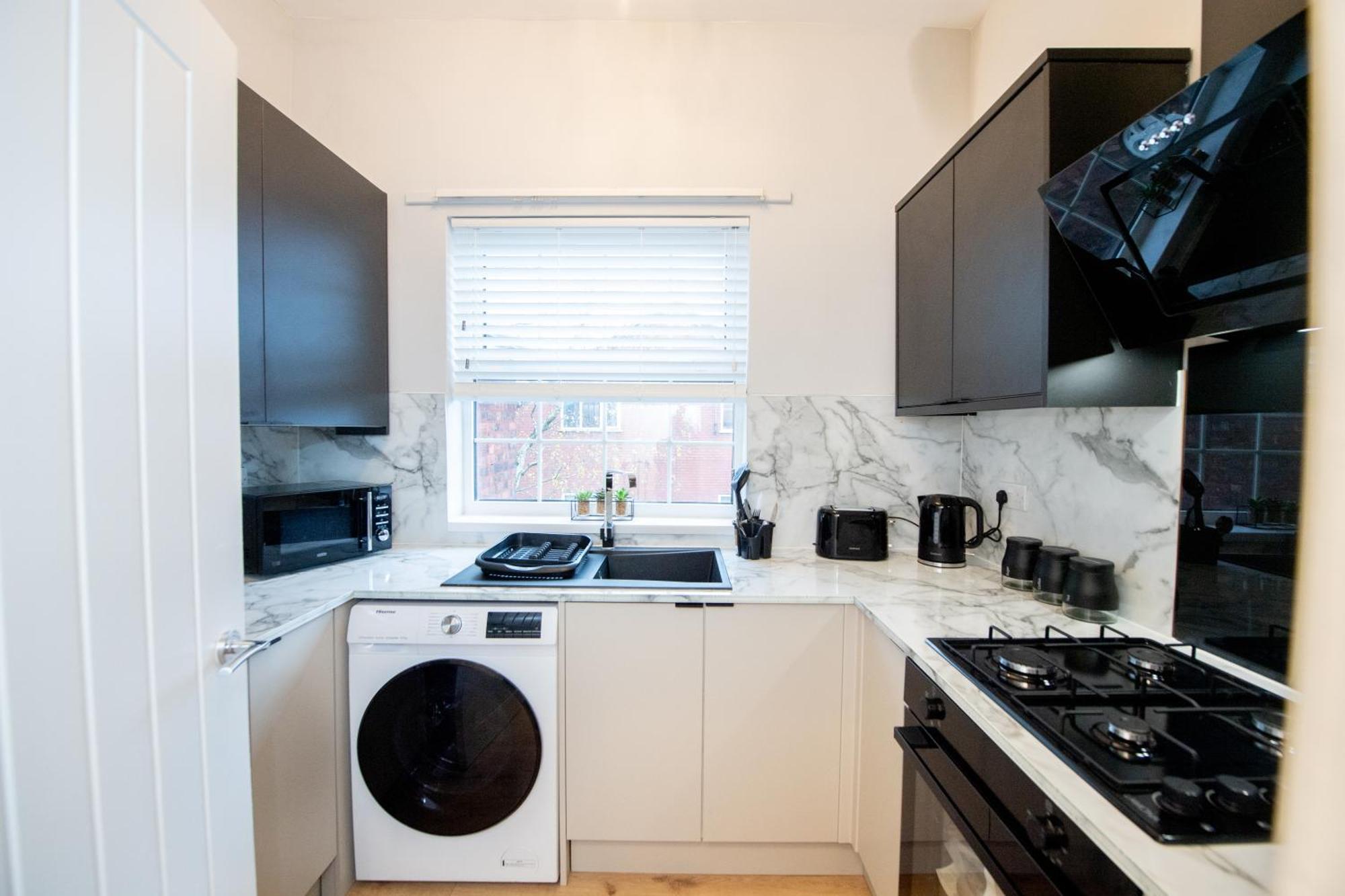 Benoit Apartments Манчестър Екстериор снимка