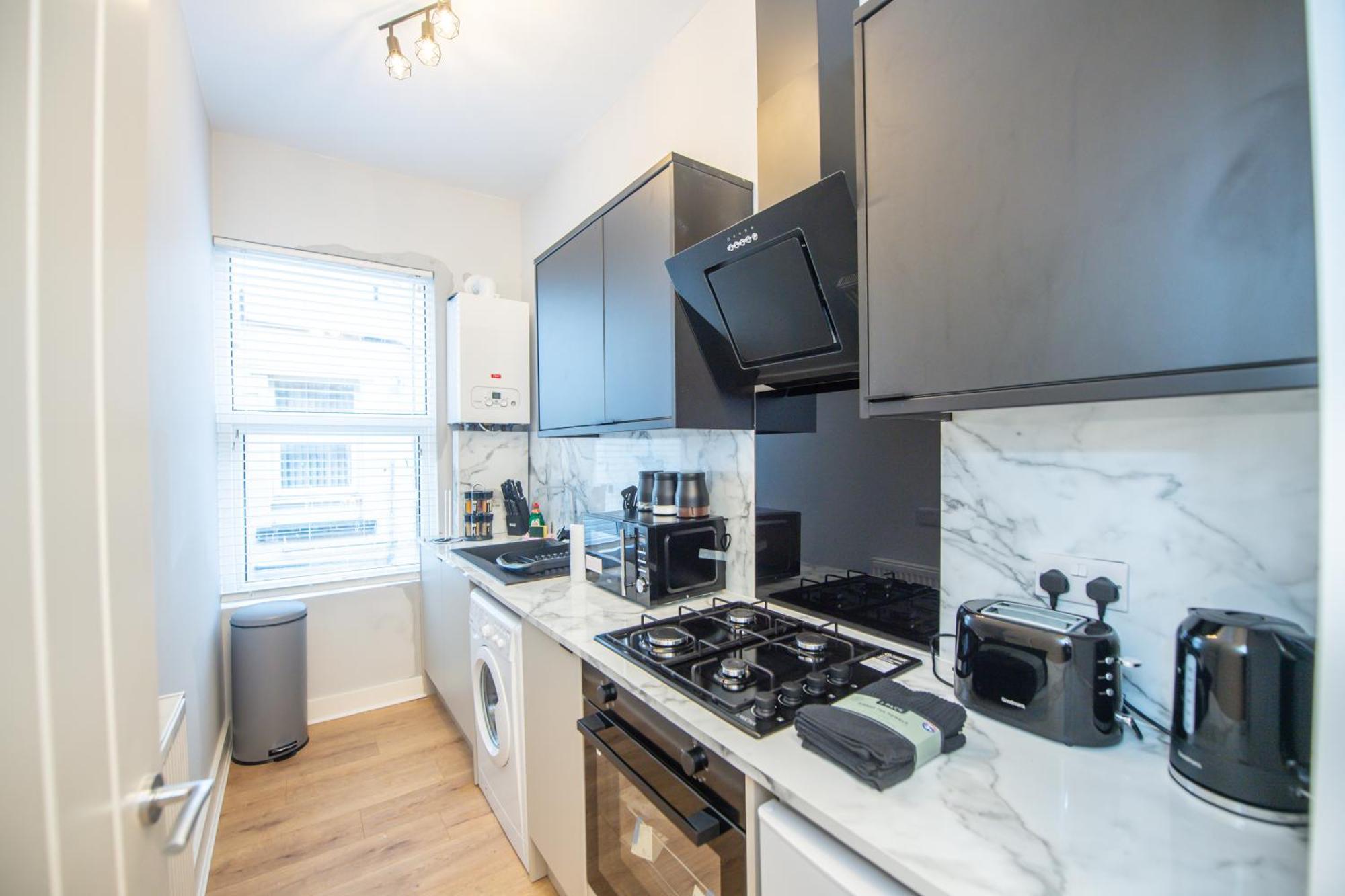 Benoit Apartments Манчестър Екстериор снимка