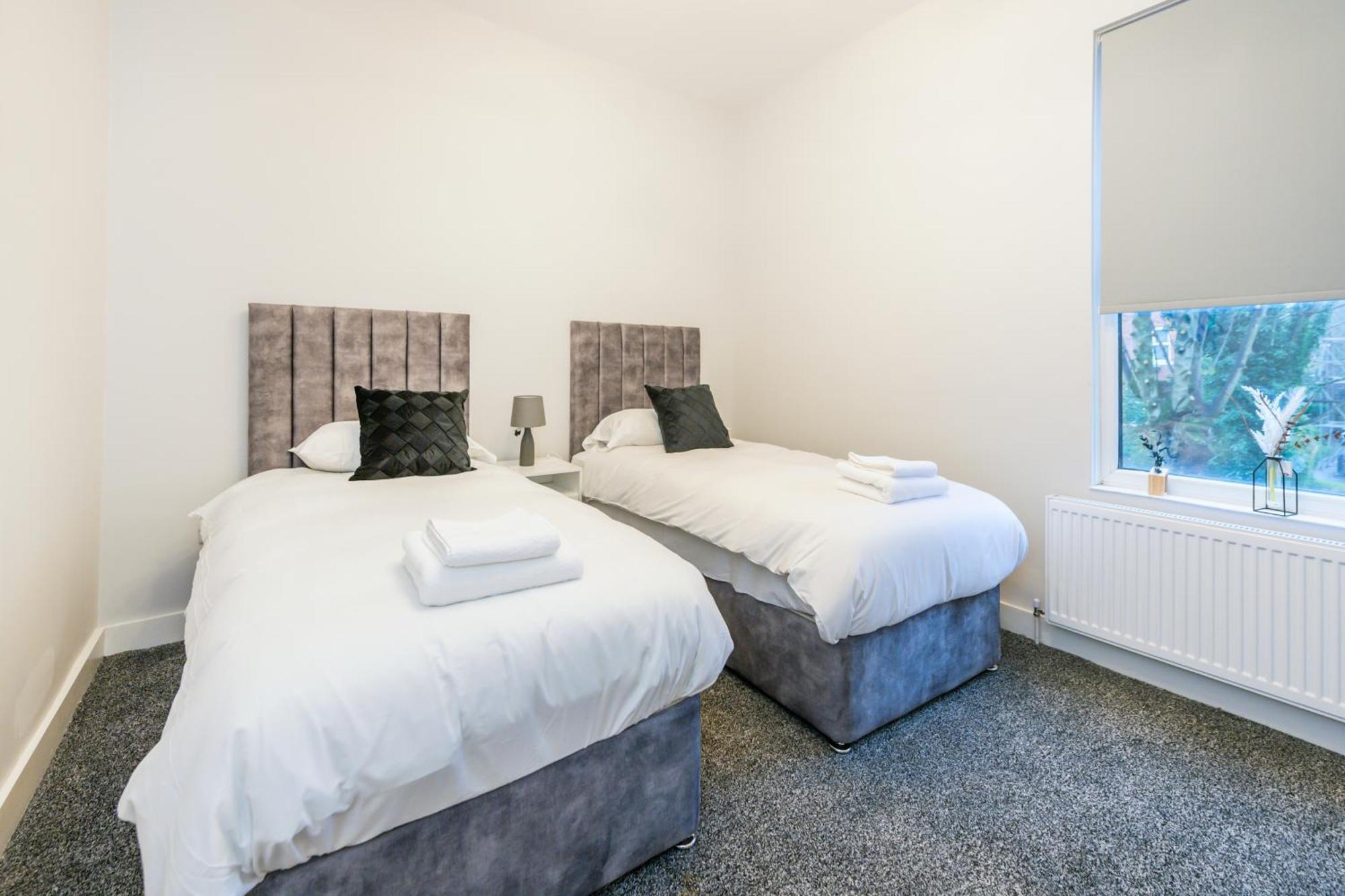 Benoit Apartments Манчестър Екстериор снимка