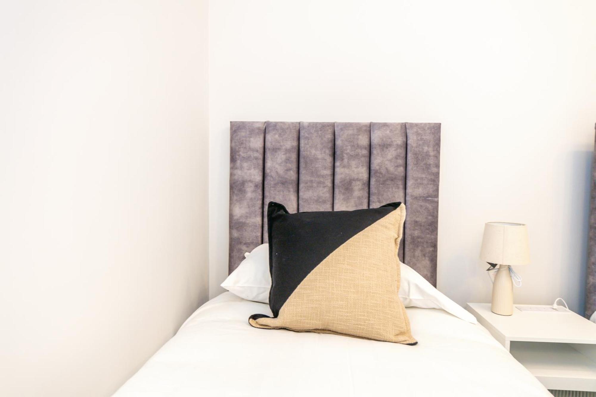 Benoit Apartments Манчестър Екстериор снимка